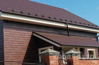 Металлсайдинг Евробрус Cherry Wood,Металлочерепица Хайстеп Стальной Бархат 8019,Фасадная панель Деке Стерн Новахо