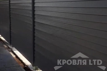 Сайдинг металлический Финская доска узкая rall 7024.