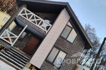 Фасадная плитка ТEХНОНИКОЛЬ HAUBERK Камень цвет Сланец, Фасадная панель Декер Стейн Молочный, Профнастил С21 7024.